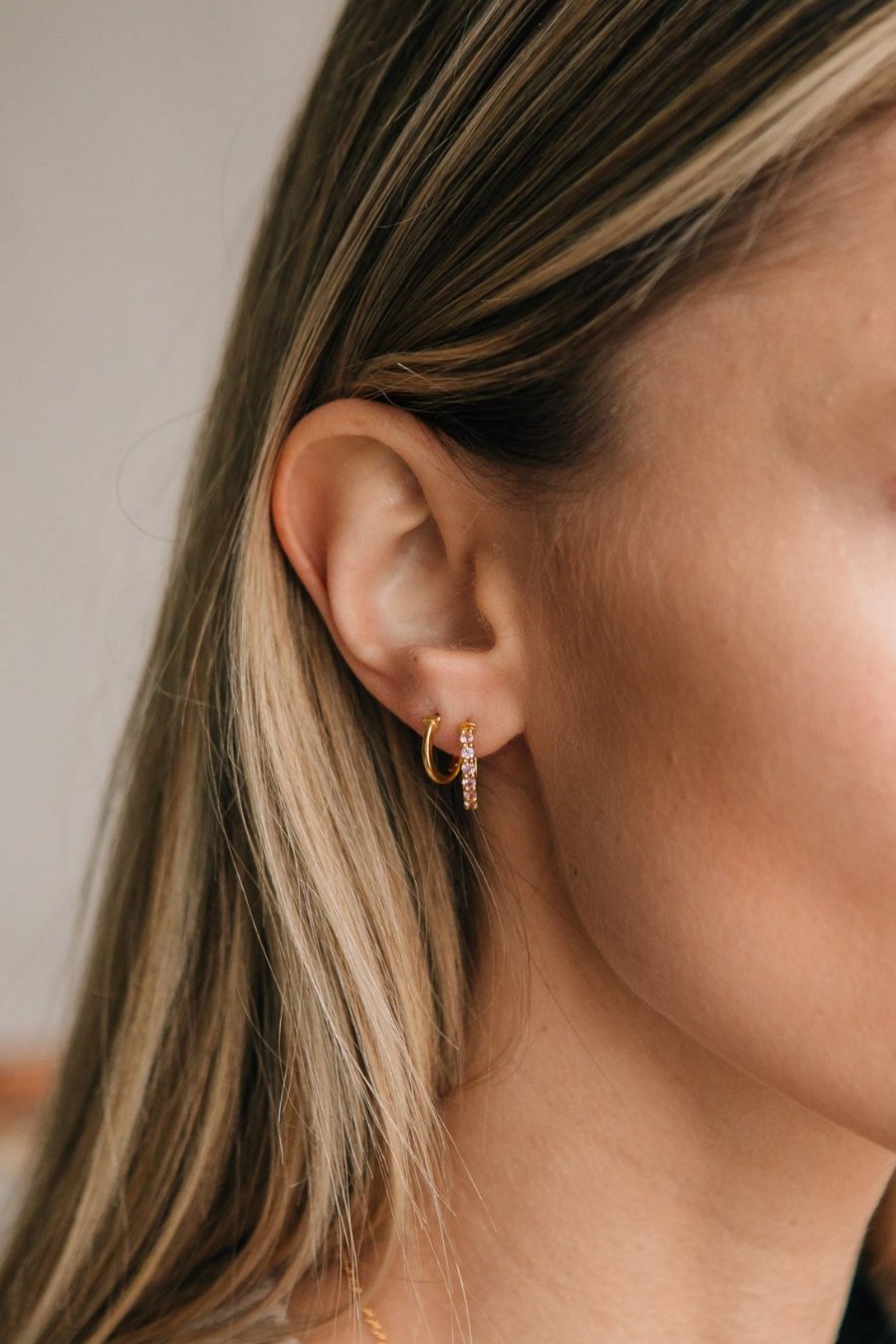 Small pink earrings top