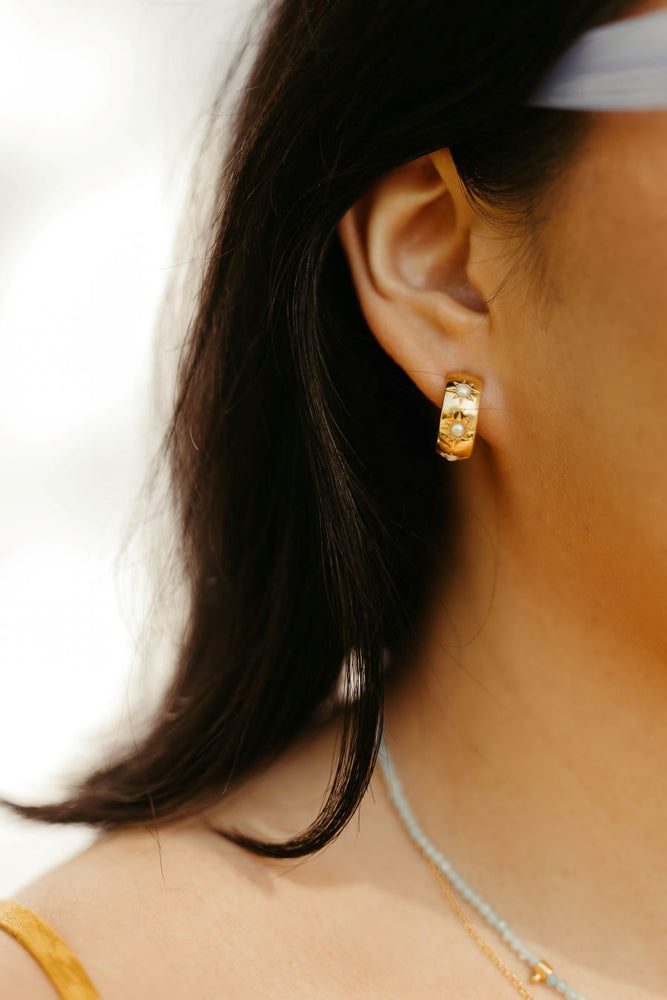 
                      
                        sierra winter eve thick gold vermeil hoop earrings hoops with pearls
                      
                    