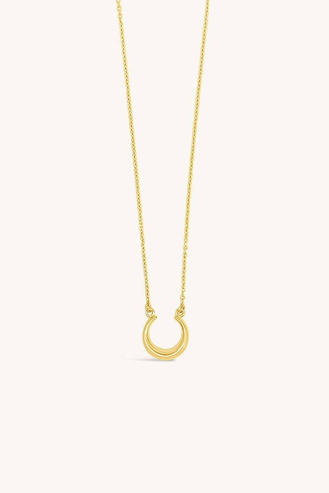 sierra winter dainty gold horseshoe lady luck necklace