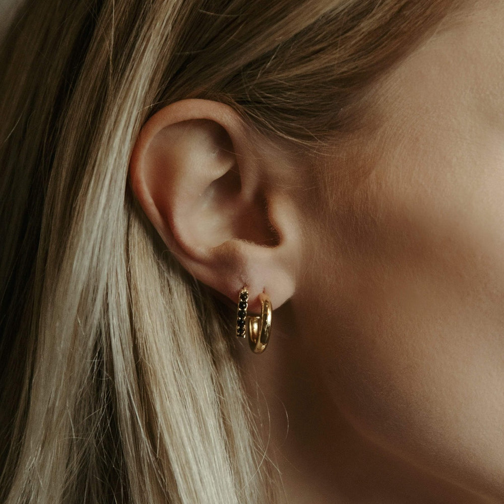 
                      
                        sierra winter gold vermeil morgan hollow hoop earrings
                      
                    