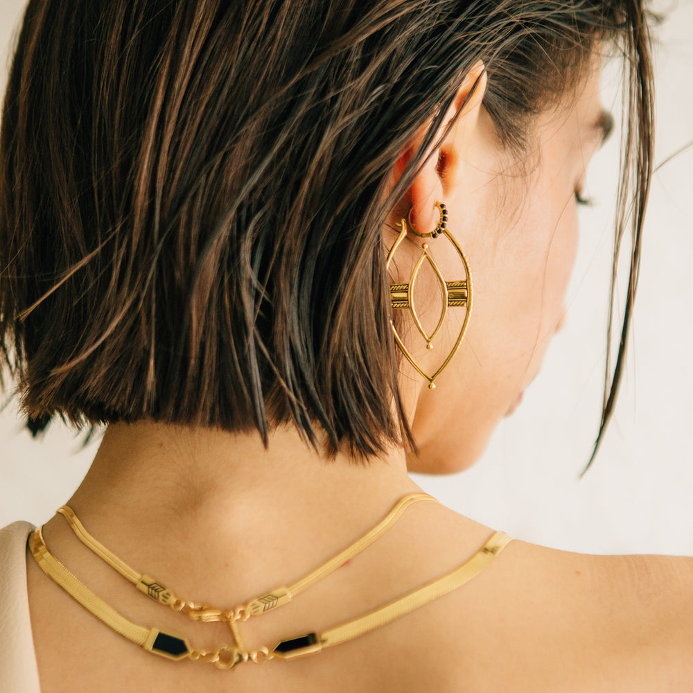 
                      
                        sleek gold snake chain necklace
                      
                    